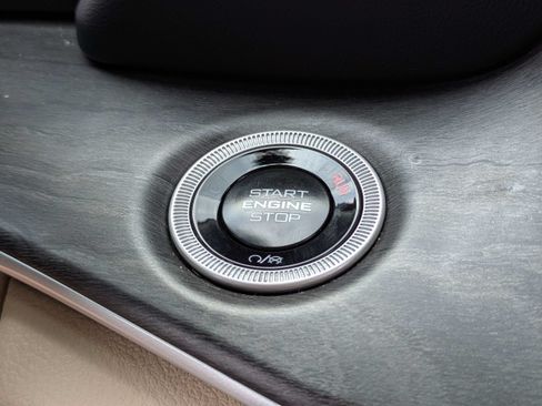 Used 2024 Jeep Grand Cherokee Limited w/ Black Appearance Package RWD image 29