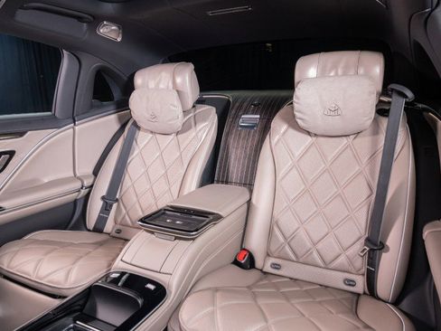 Used 2025 Mercedes-Benz Maybach S 680 4MATIC image 37