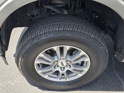 Used 2019 Ford F150 Lariat w/ Equipment Group 501A Mid AWD/4WD image 14