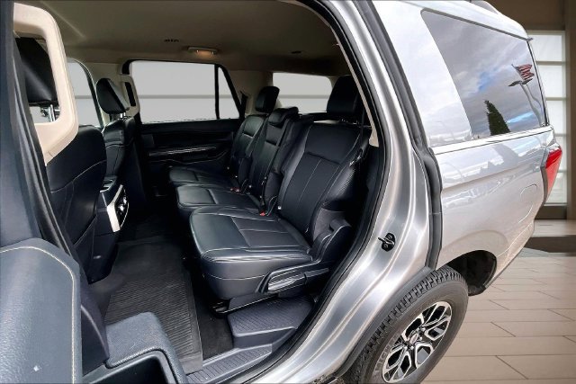 Used 2024 Ford Expedition XLT AWD/4WD image 25