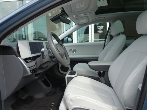 Used 2023 Hyundai Ioniq 5 Limited w/ Cargo Package AWD/4WD image 6