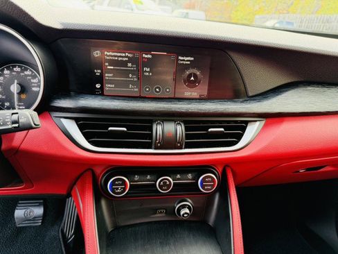 Used 2021 Alfa Romeo Stelvio Sprint w/ Nero Edizione image 13