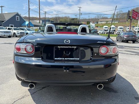 Used 2008 MAZDA MX-5 Miata Touring w/ Suspension Pkg image 11