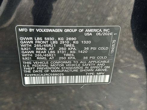 Used 2024 Volkswagen Atlas SEL Premium R-Line image 19