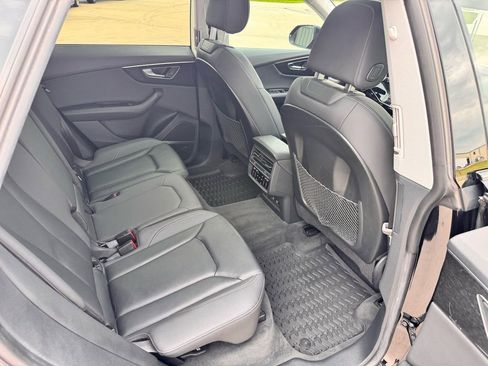Used 2019 Audi Q8 Premium Plus w/ Premium Plus AWD/4WD image 16