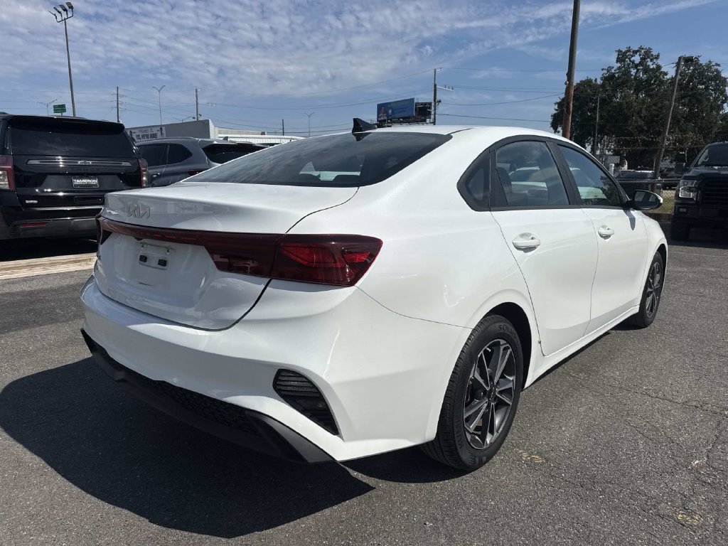 Used 2024 Kia Forte LXS FWD image 9
