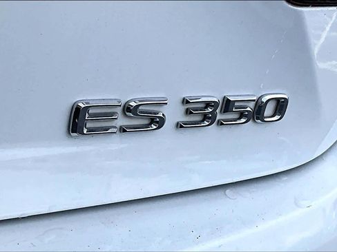 Used 2010 Buick Enclave CXL image 10