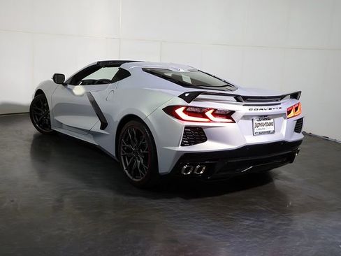 Used 2023 Chevrolet Corvette Stingray Preferred Cpe w/ Z51 Performance Package RWD image 2