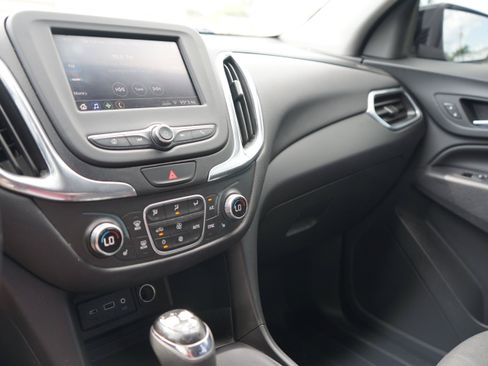 Used 2020 Chevrolet Equinox LT w/ Midnight Edition FWD image 18