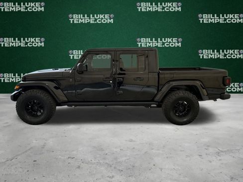 Used 2022 Jeep Gladiator Willys image 9