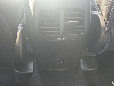Used 2022 Ford Escape SEL image 16