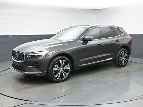 Used 2023 Volvo XC60 B5 Plus w/ Protection Package AWD/4WD image 4