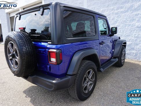 Used 2018 Jeep Wrangler Sport AWD/4WD image 10