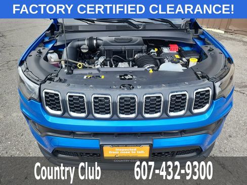 Used 2024 Jeep Compass Latitude w/ Convenience Group AWD/4WD image 32