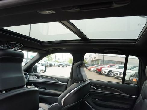 Used 2024 Jeep Grand Cherokee Overland w/ Advanced Protech Group III image 18