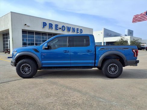 Certified 2019 Ford F150 Raptor w/ Equipment Group 802A Luxury image 3