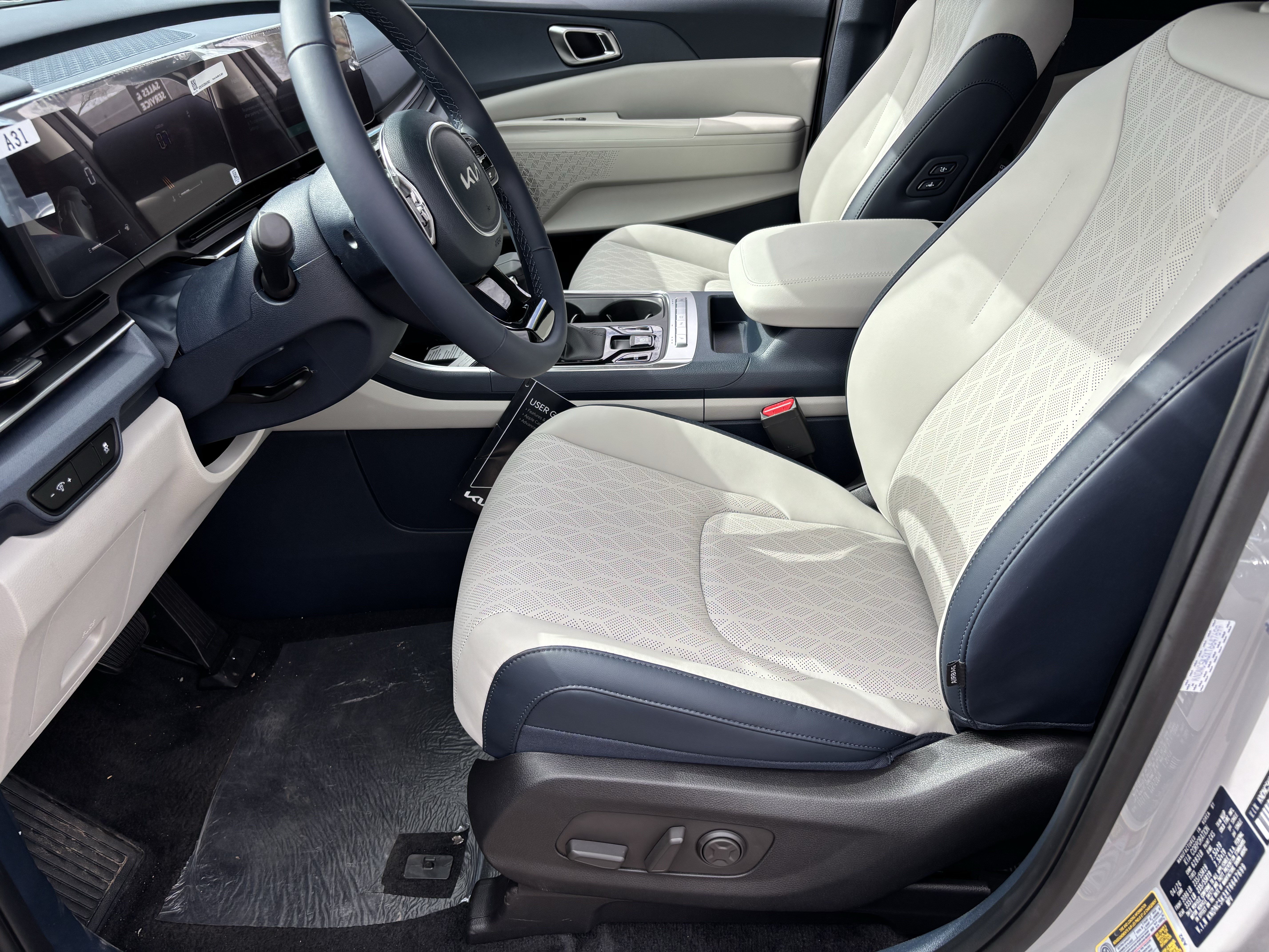 New 2026 Kia Carnival EX FWD image 17