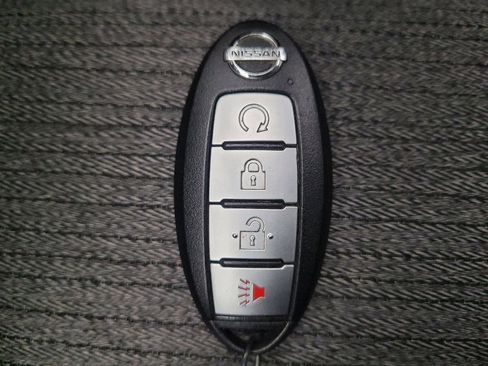 Used 2021 Nissan Rogue SV image 32