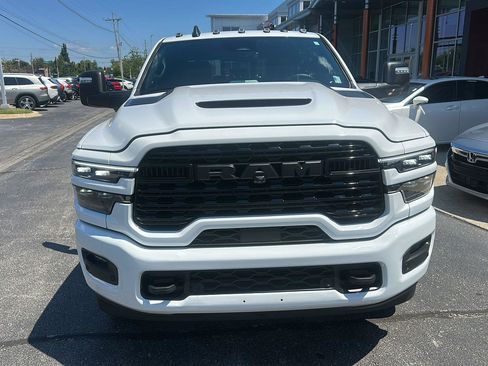 Used 2026 RAM 3500 Limited AWD/4WD image 8