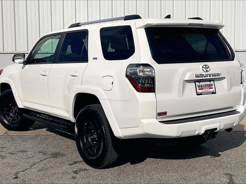 Used 2022 Toyota 4Runner SR5 Premium image 15