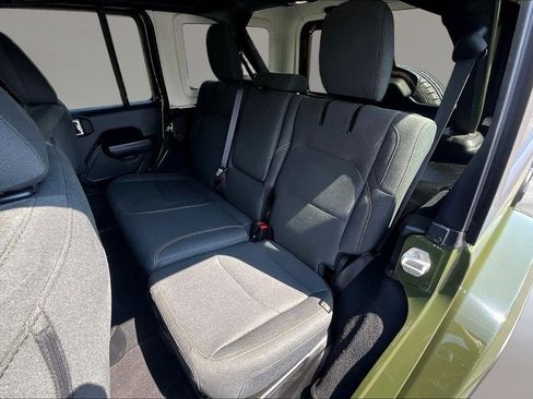 Used 2024 Jeep Wrangler Unlimited w/ Convenience Group AWD/4WD image 19