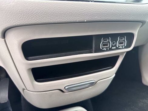 Used 2023 Chrysler Voyager LX FWD image 25