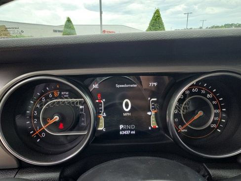 Used 2020 Jeep Gladiator Overland w/ LED Lighting Group AWD/4WD image 38