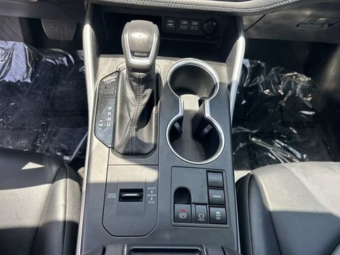 Used 2023 Toyota Highlander XLE FWD image 21