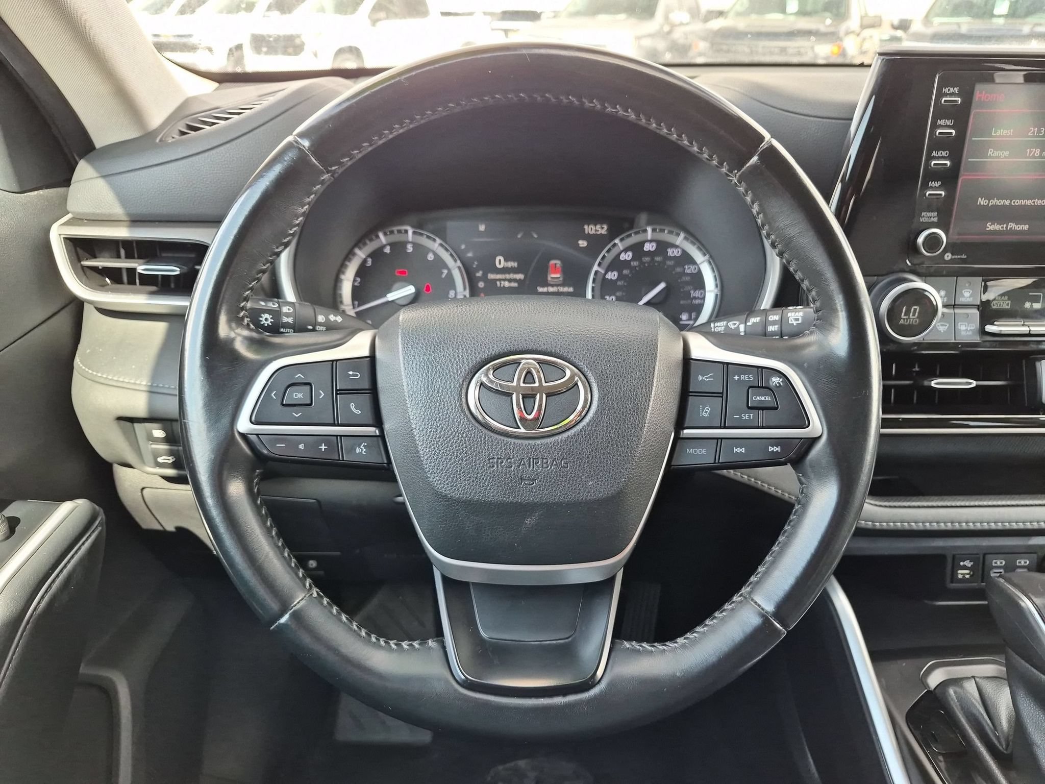 Used 2022 Toyota Highlander XLE FWD image 23