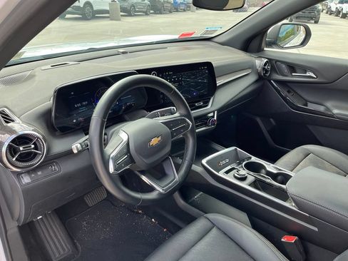 Used 2026 Chevrolet Equinox LT w/ Convenience Package II FWD image 14