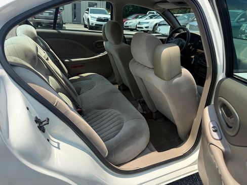 Used 2003 Pontiac Bonneville SE FWD image 14