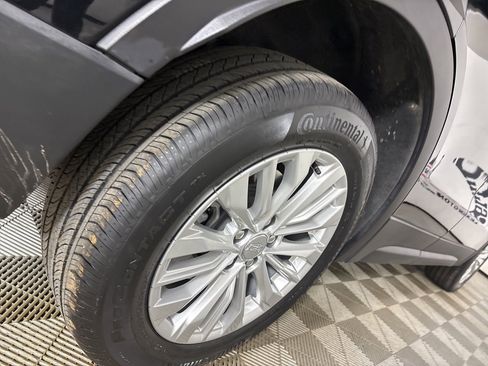 Used 2024 Cadillac XT4 Luxury w/ Cold Weather Package image 30