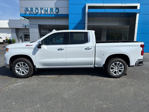 New 2026 Chevrolet Silverado 1500 LTZ w/ LTZ Premium Package AWD/4WD image 2