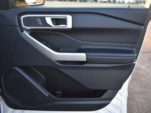 Used 2022 Ford Explorer XLT w/ Equipment Group 202A image 46