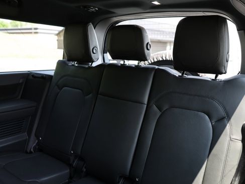 Used 2024 Land Rover Defender 130 V8 image 38