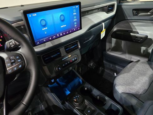 New 2025 Ford Maverick XLT w/ XLT Luxury Package image 27