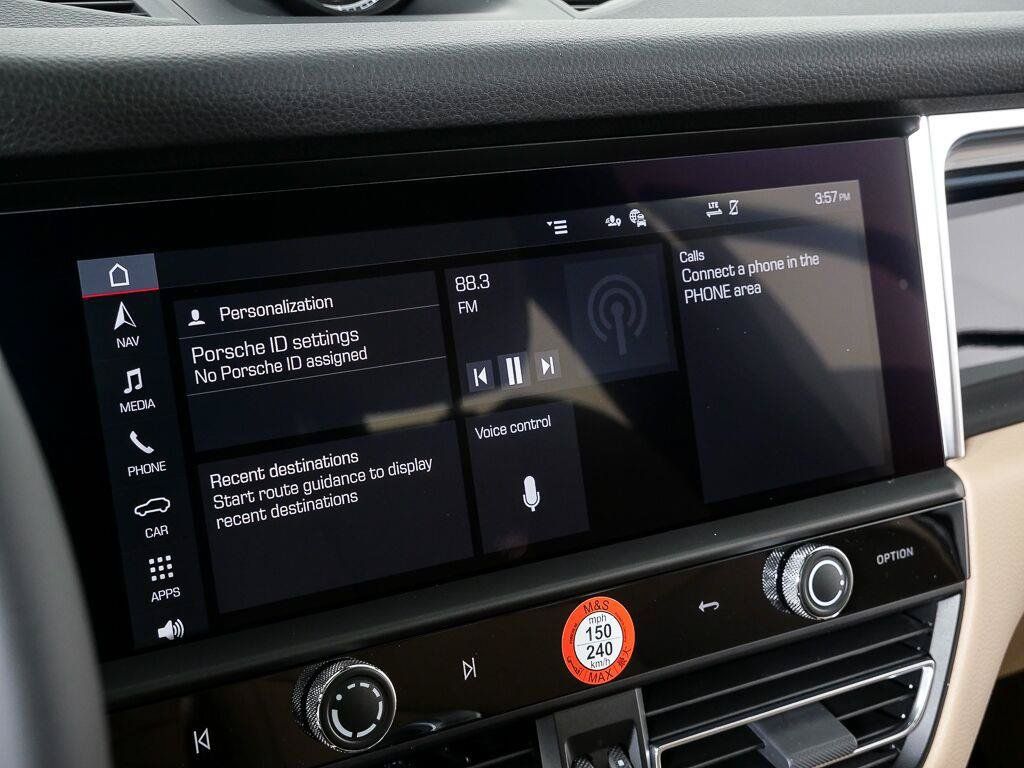 Certified 2026 Porsche Macan AWD/4WD image 13
