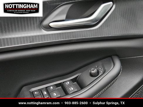 New 2025 Jeep Grand Cherokee Altitude image 22