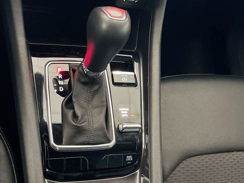 Used 2025 Jeep Compass Latitude AWD/4WD image 19