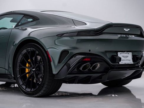 Used 2025 Aston Martin V8 Vantage Roadster RWD image 11