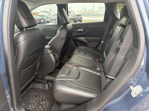 Used 2021 Jeep Cherokee Latitude Lux w/ Comfort/Convenience Group image 19