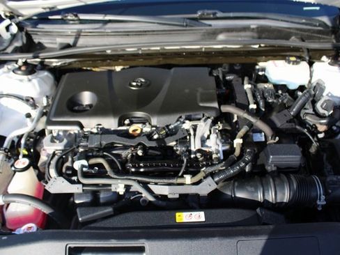 Used 2019 Toyota Camry LE image 24