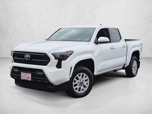 Used 2025 Toyota Tacoma SR5 AWD/4WD image 1