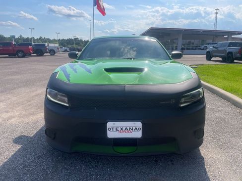 Used 2017 Dodge Charger R/T Scat Pack w/ Beats Audio Group RWD image 2