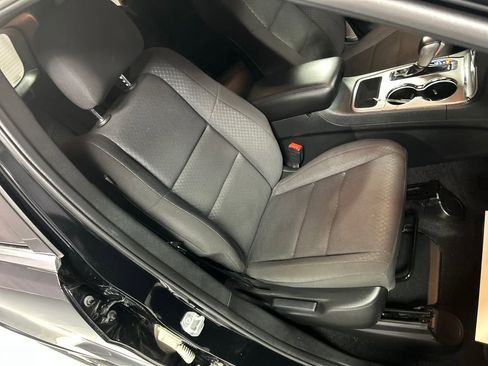 Used 2022 Jeep Grand Cherokee Laredo E image 25