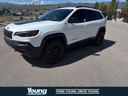 Used 2022 Jeep Cherokee Trailhawk w/ Premium Leather Package AWD/4WD image 1
