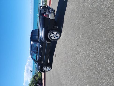 Used 2013 Toyota Tacoma 4x4 Double Cab w/ Limited Pkg image 2