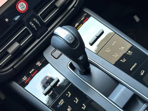 New 2026 Porsche Macan AWD/4WD image 28