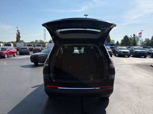 Used 2022 Jeep Grand Cherokee L Laredo w/ Luxury Tech Group I AWD/4WD image 17
