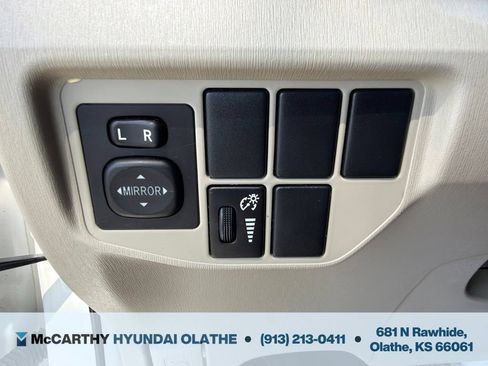 Used 2013 Toyota Prius Three FWD image 17